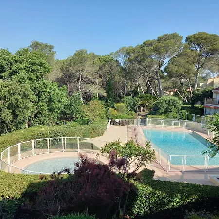 Les Hauts Du Golf Rez De Jardin Piscine Tennis *